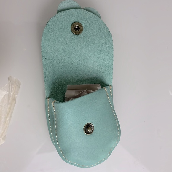 Portland leather petunia pouch new with tag mint color - Picture 4 of 4